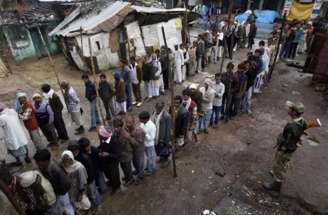 印度民主的成功与失败